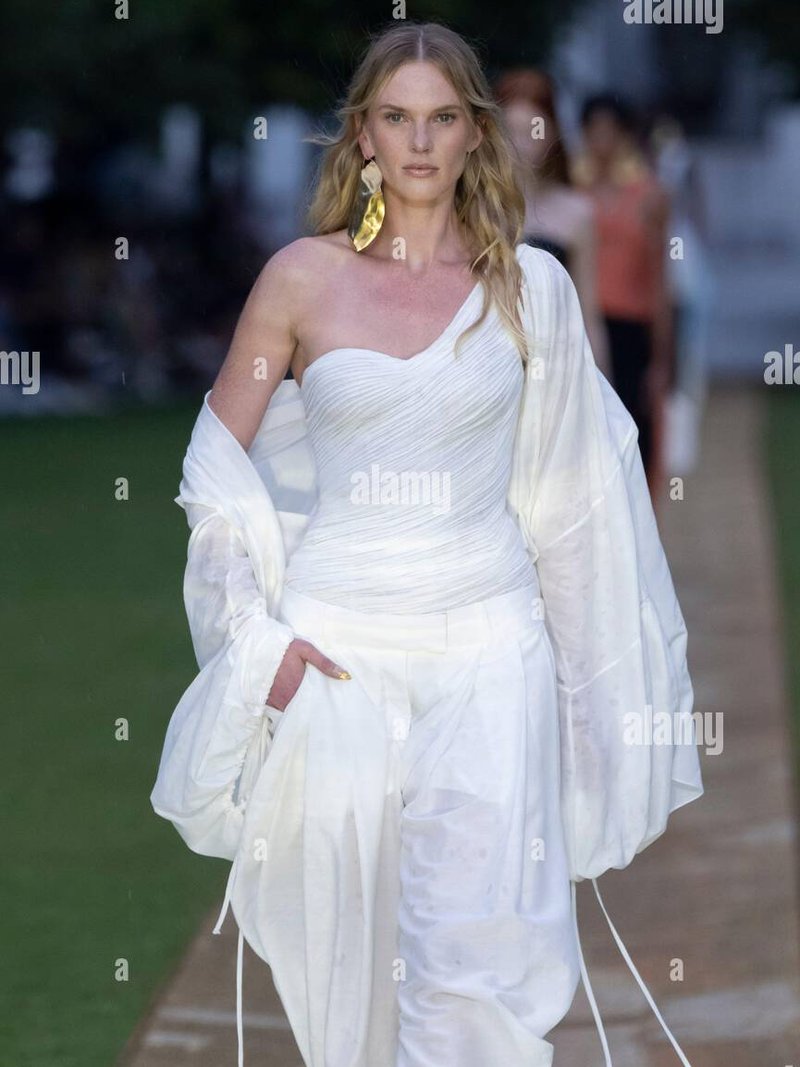 Anne Vyalitsyna — photo 3