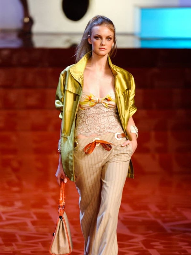 Caroline Trentini — photo 4
