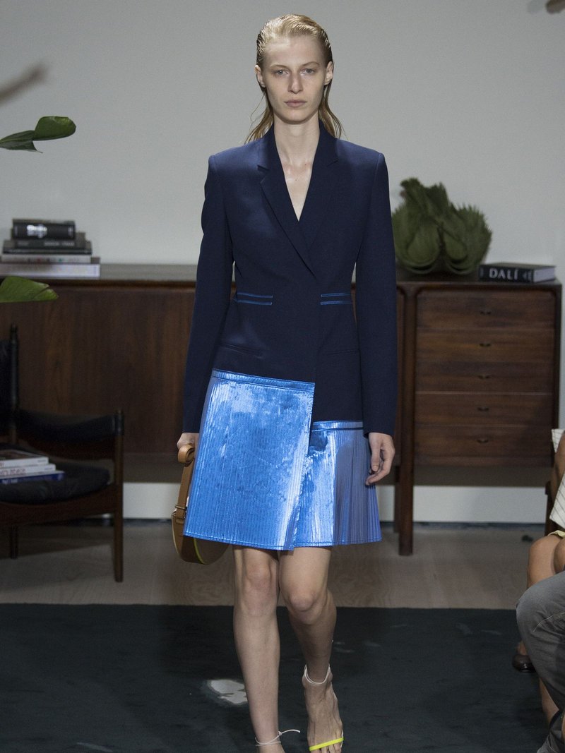 Julia Nobis — photo 2