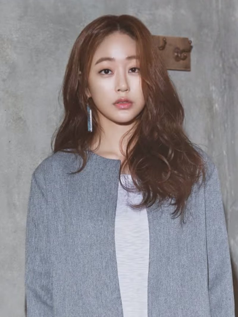 Jung Hyo Jin — photo 1