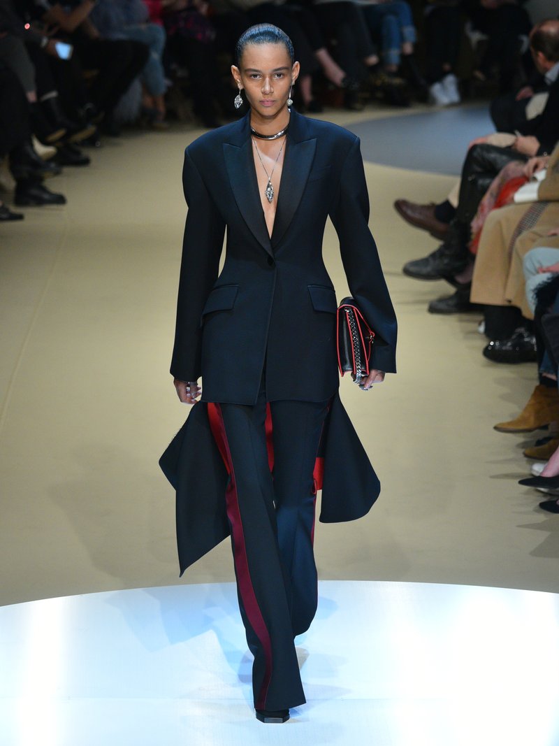 Leona Binx Walton — photo 1