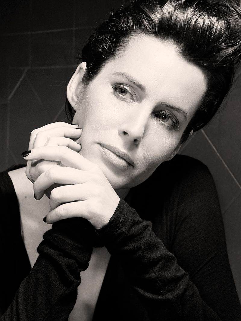 Julie Anderson — photo 1