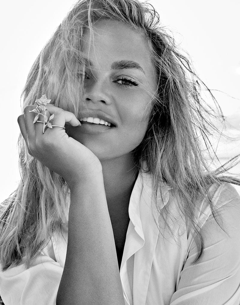 Chrissy Teigen — photo 1