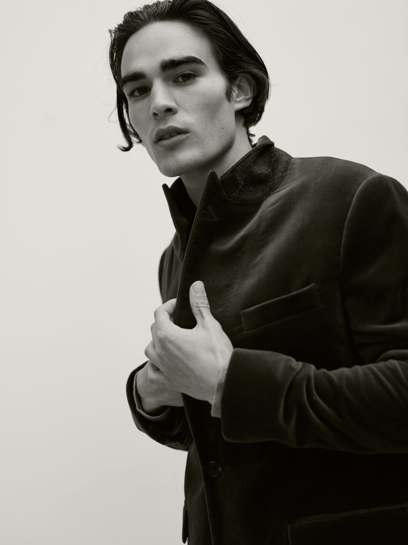 Dakota Dickey — photo 1