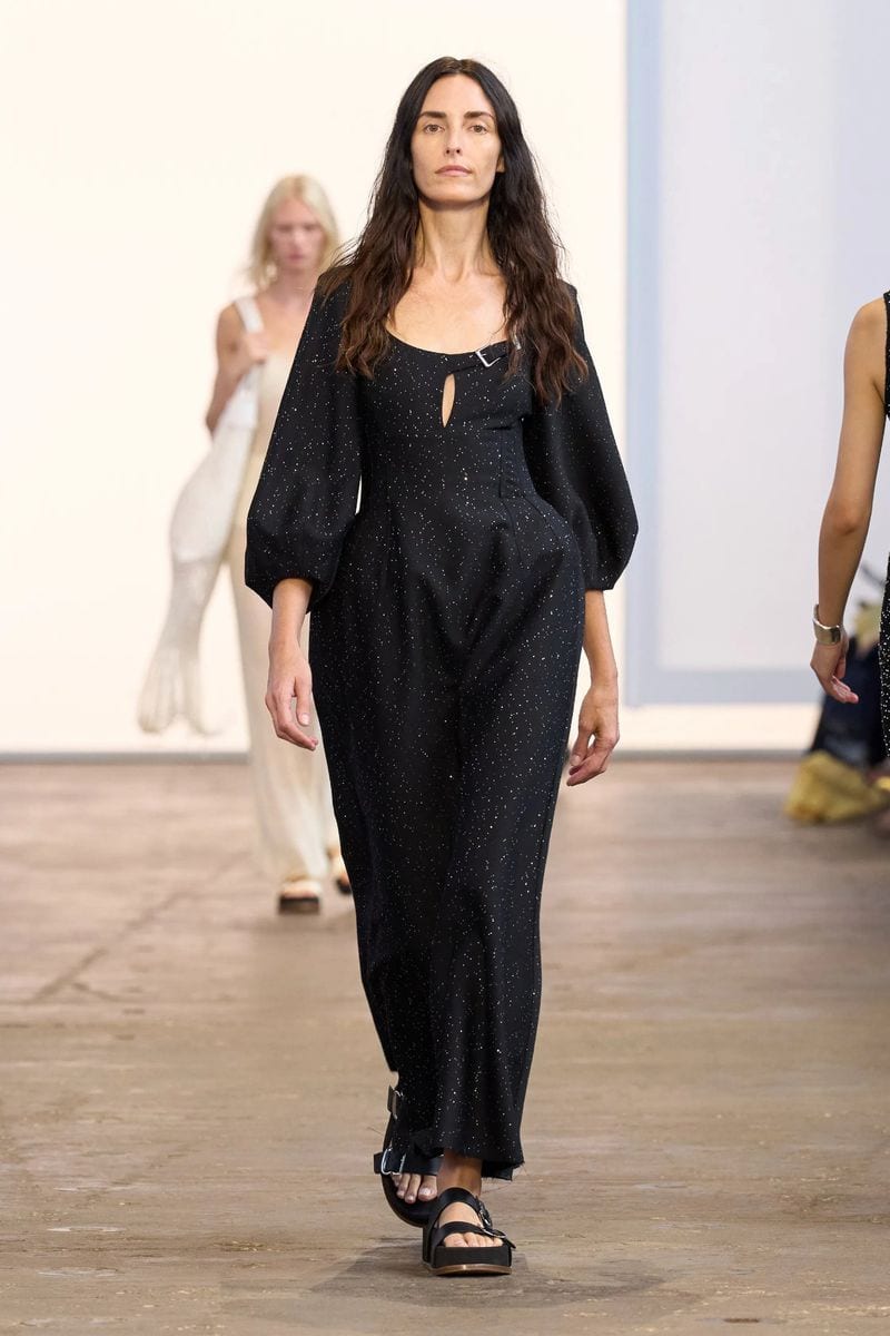 Danielle Zinaich — photo 8