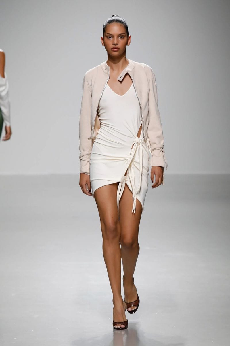Stefany Souza — photo 4