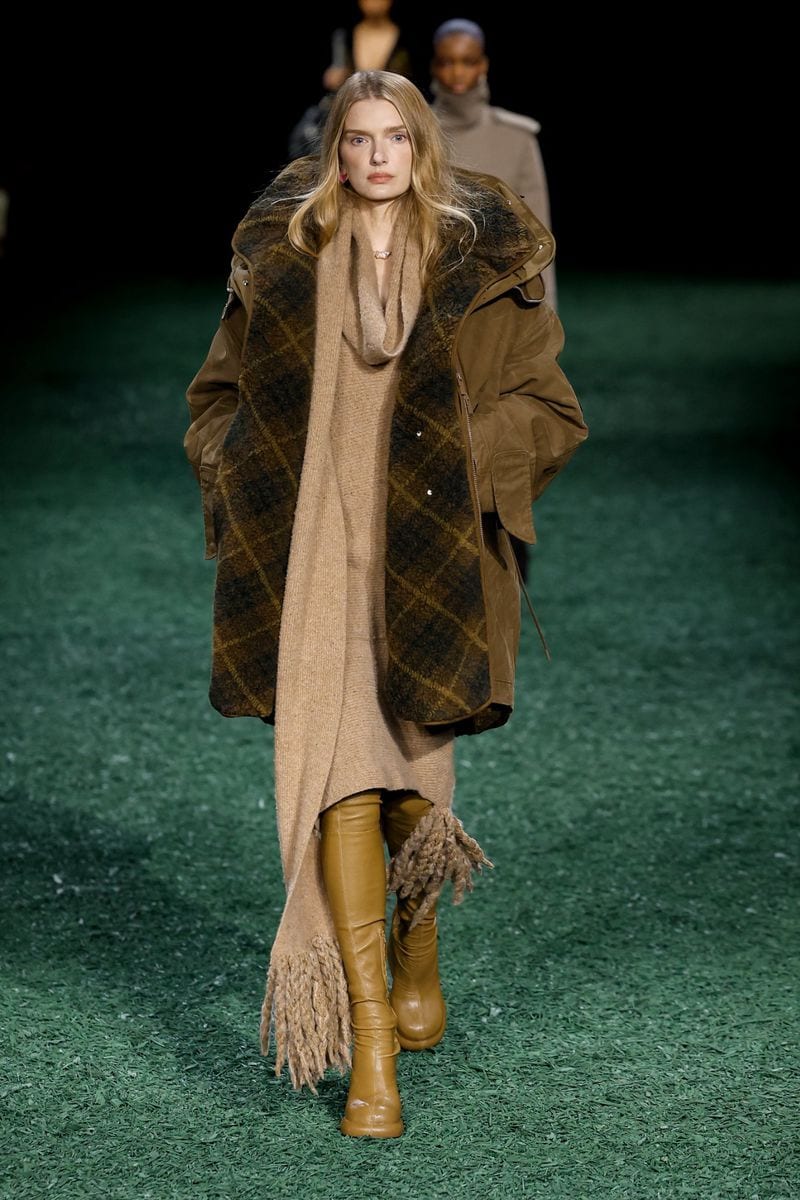 Lily Donaldson — photo 5