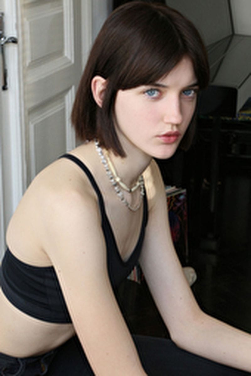 Eva Komuves — photo 1
