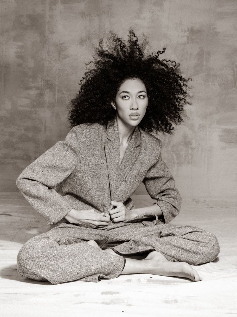 Aoki Lee Simmons — photo 9