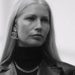 Kirsty Hume — photo 9