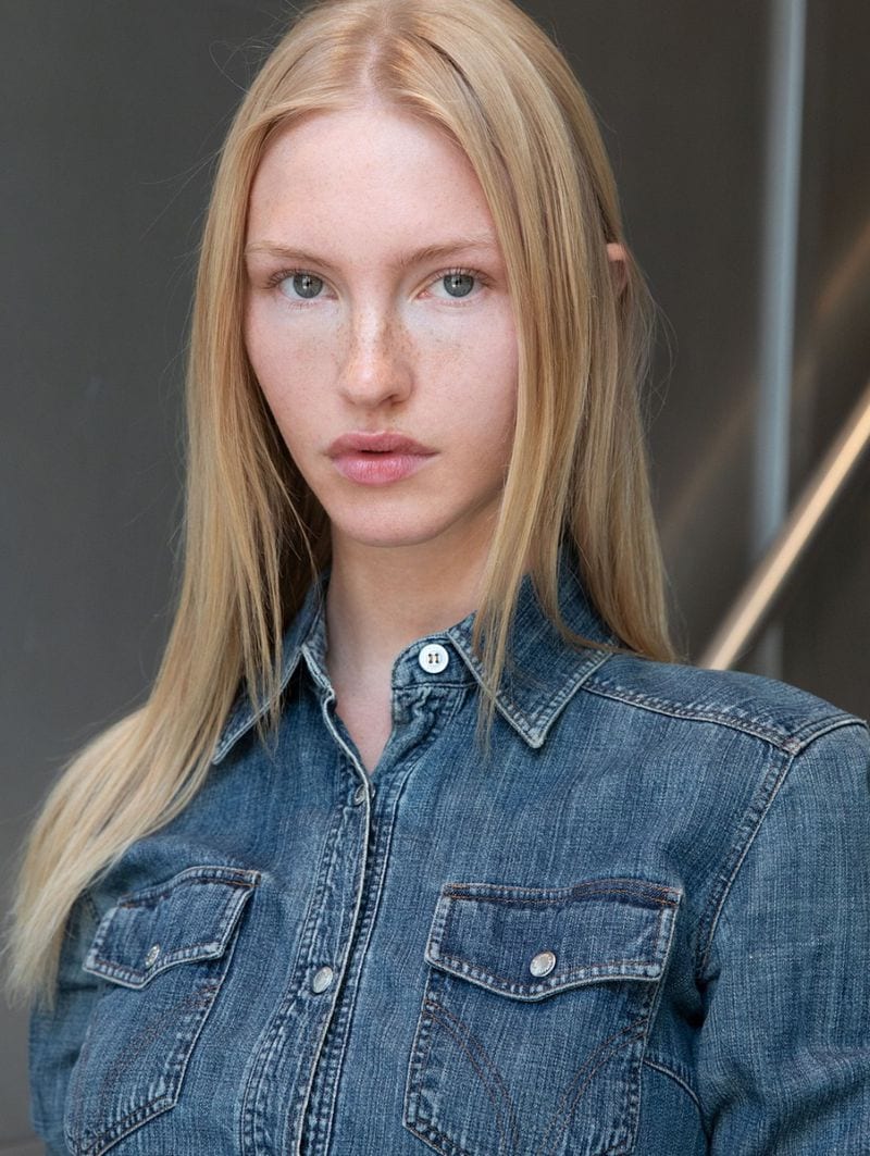 Molly Merland — photo 1