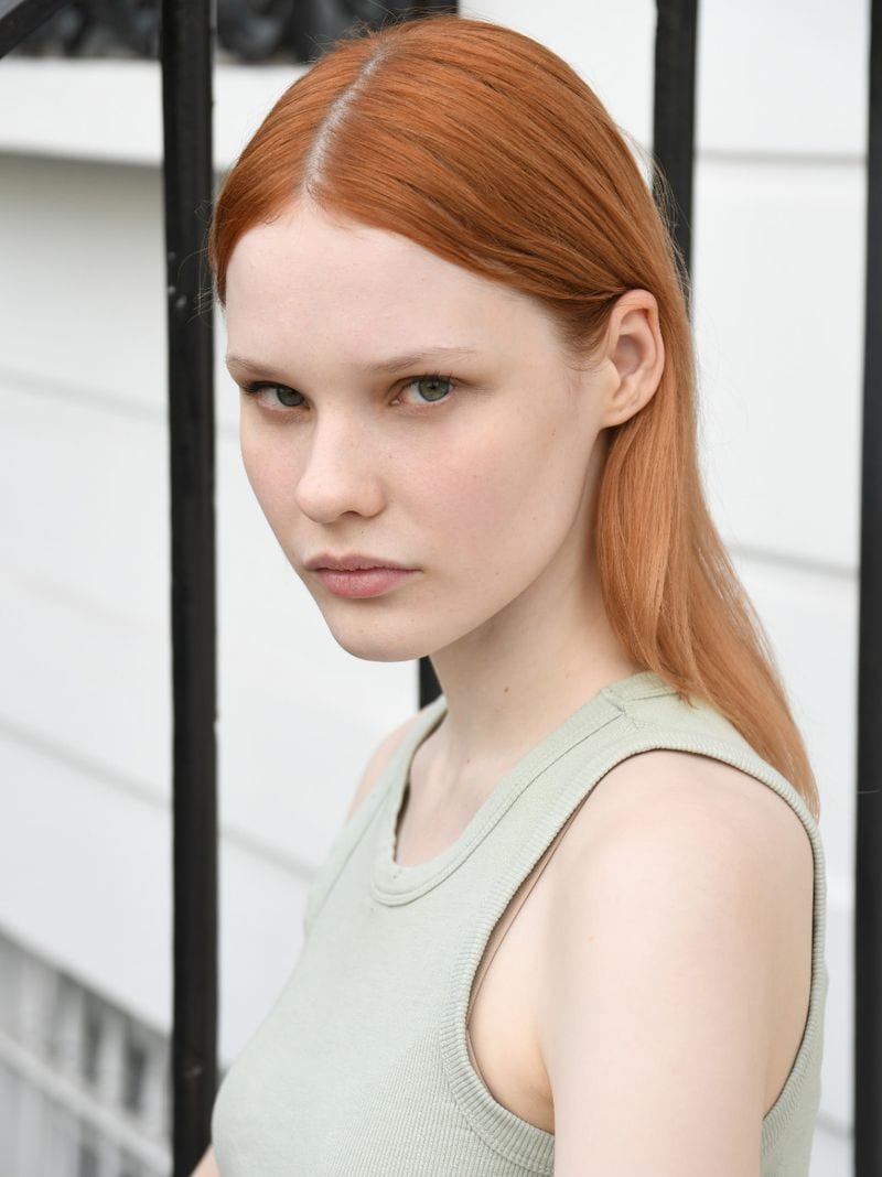 Lola Varley — photo 1