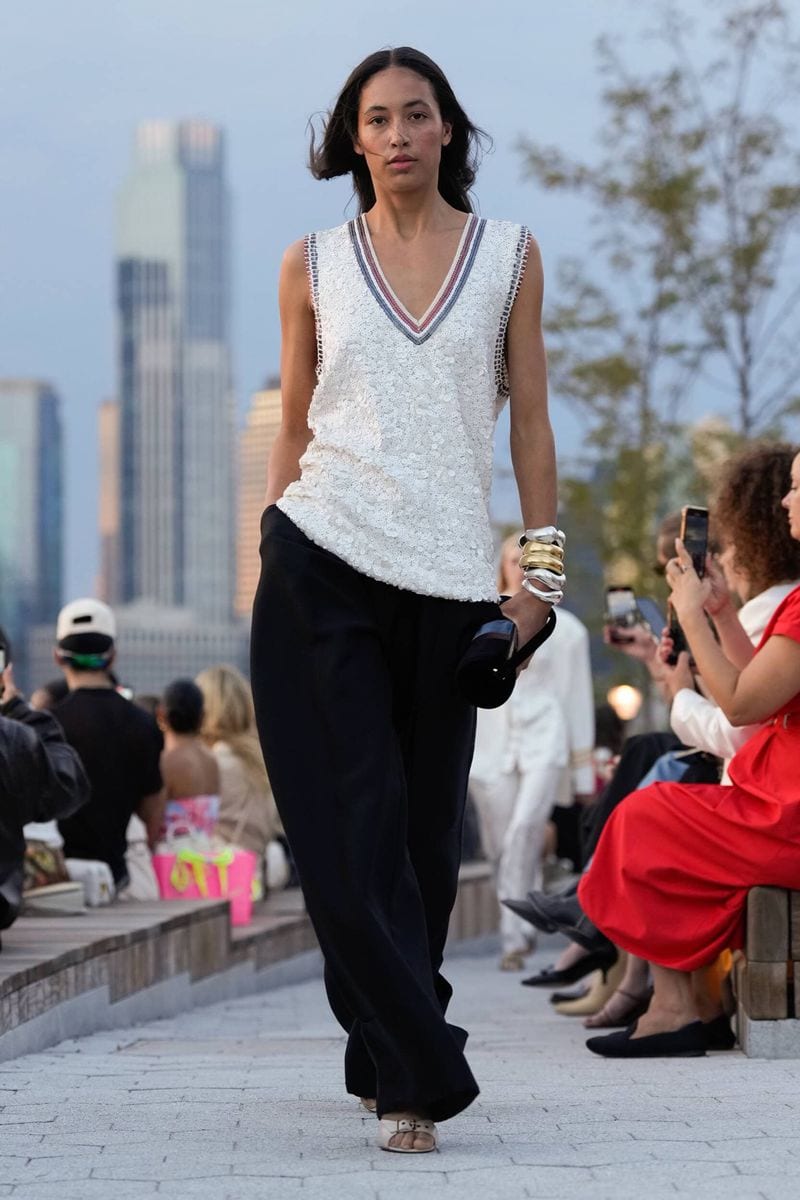 Bella Jacobson — photo 4