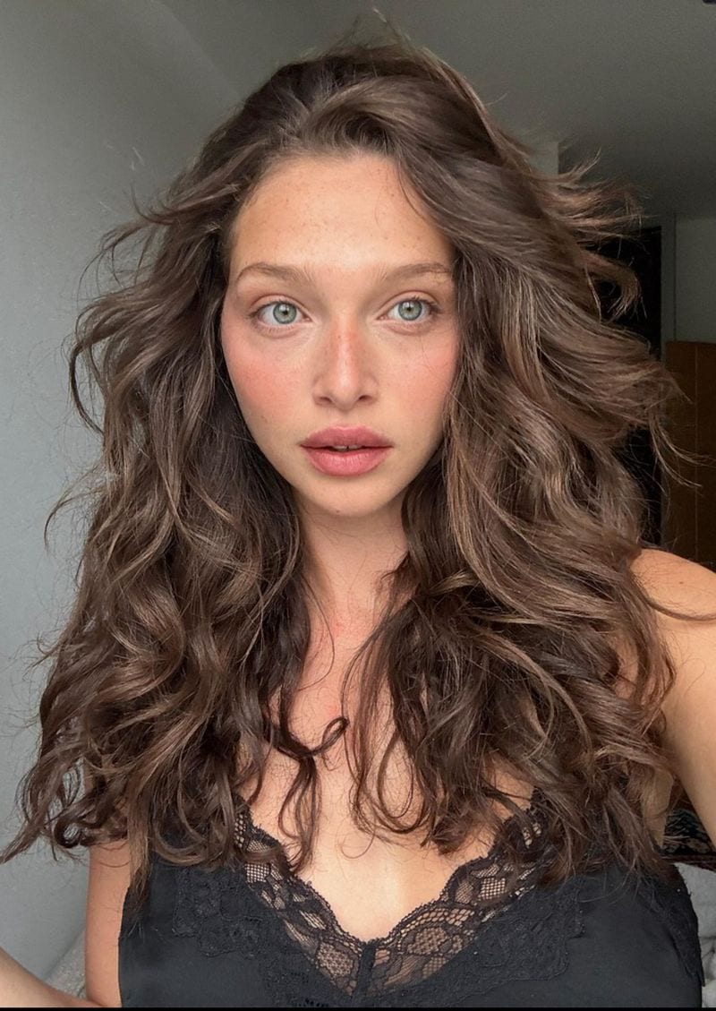 Talia Wallis — photo 1
