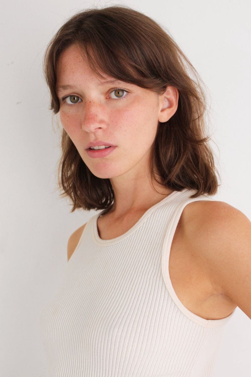 Lottie Hayes — photo 1