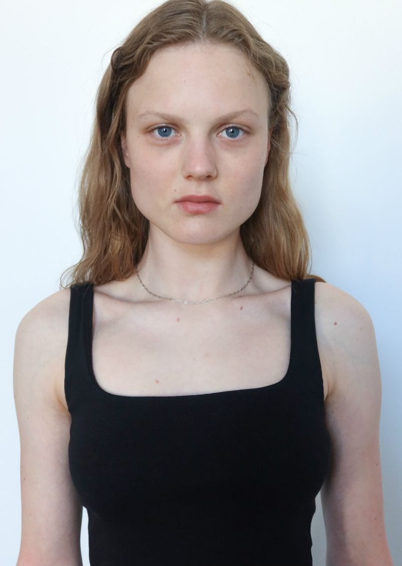 Julie Hoekstra — photo 1