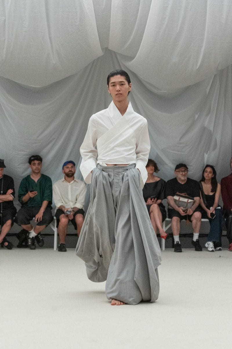Jun Hong — photo 2