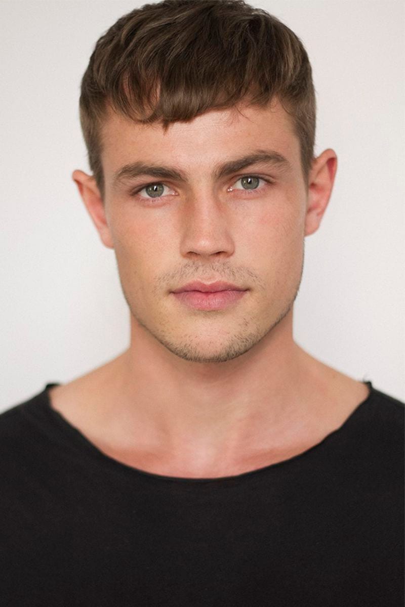 Tom Barker — photo 1