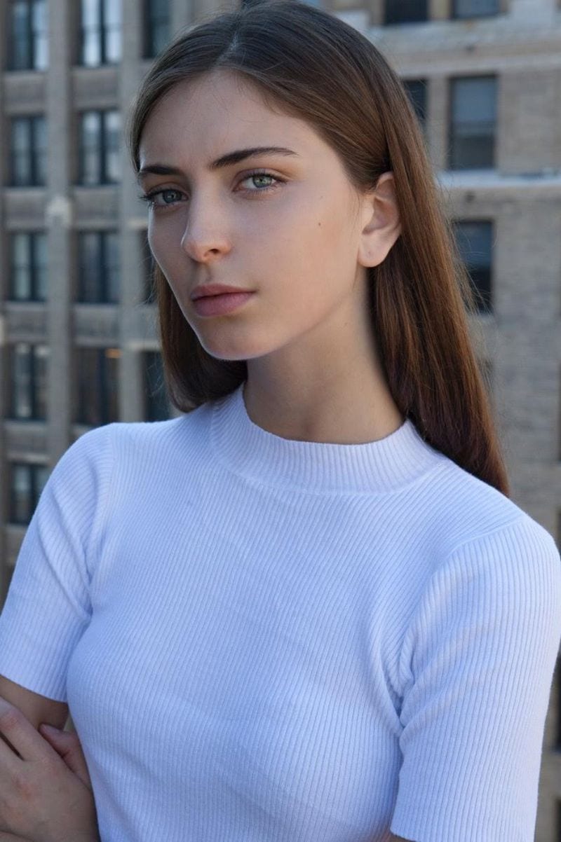 Laura Winges — photo 1