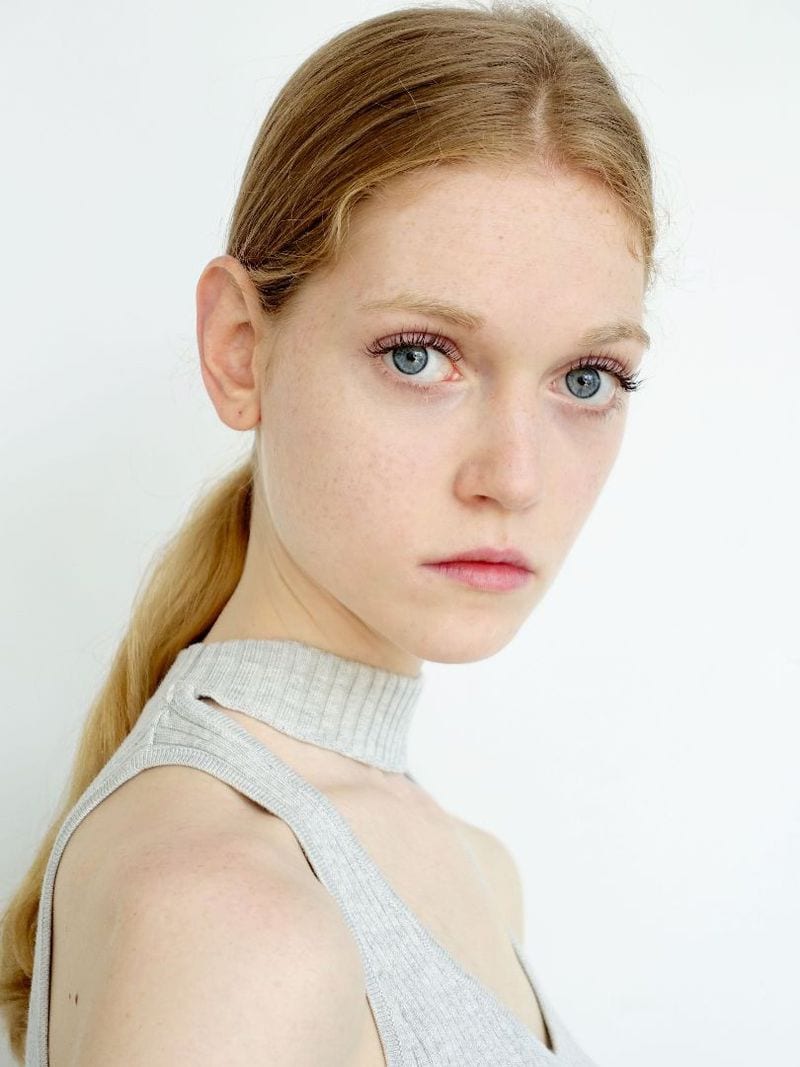 Elizabeth Moore — photo 1