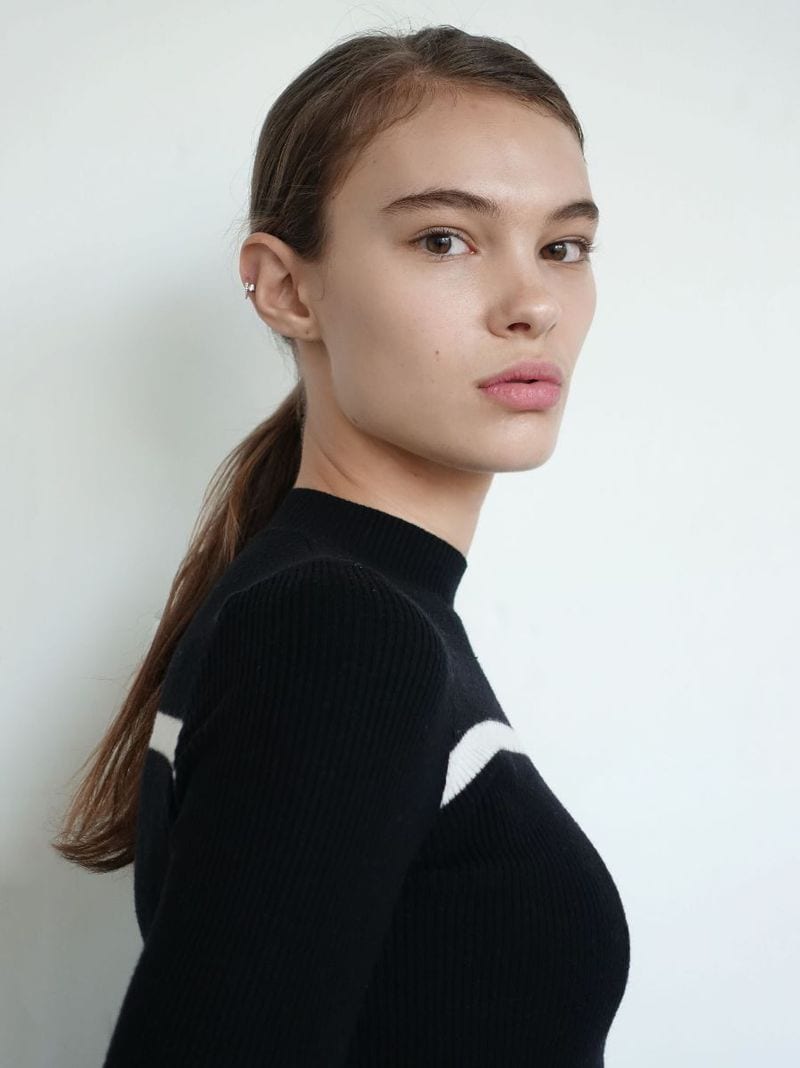 Mia Speicher — photo 1