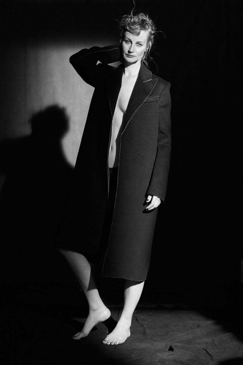 Esther De Jong — photo 2