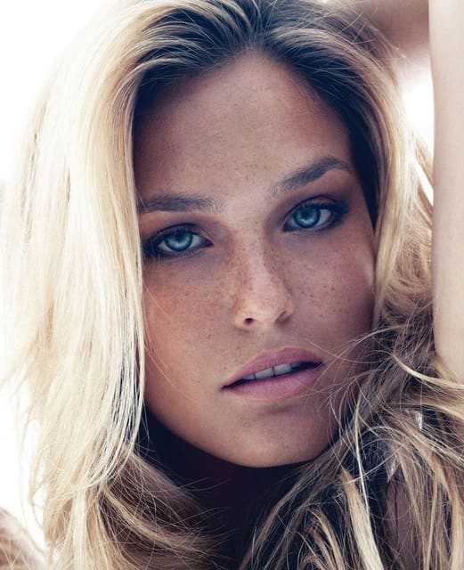 Bar Refaeli