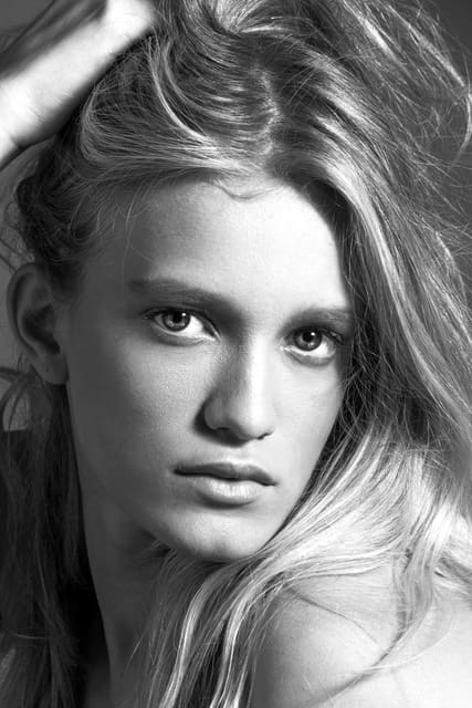 Juliana Mauess by Fernando Machado beaut...