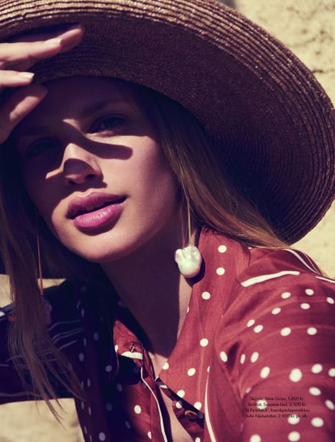 Sous le Soleil — Elle Denmark