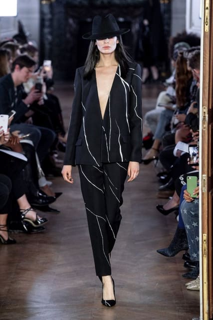 Guy Laroche F/W 19 Show — Guy Laroche