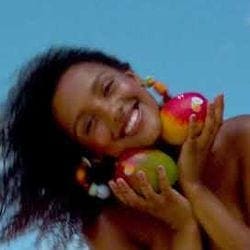 Glossier Mango Balm Dotcom Campaign 2019 — Glossier