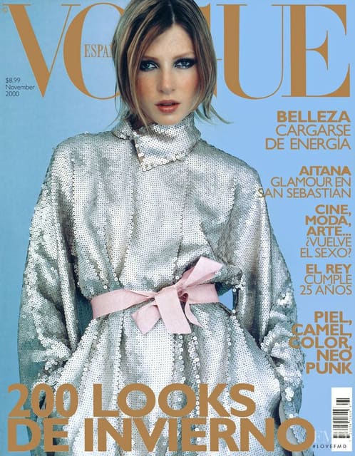 Vogue Espana November 2000 Cover — Vogue España