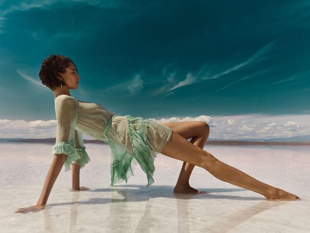 EN LA INMENSIDAD — Harper's Bazaar España