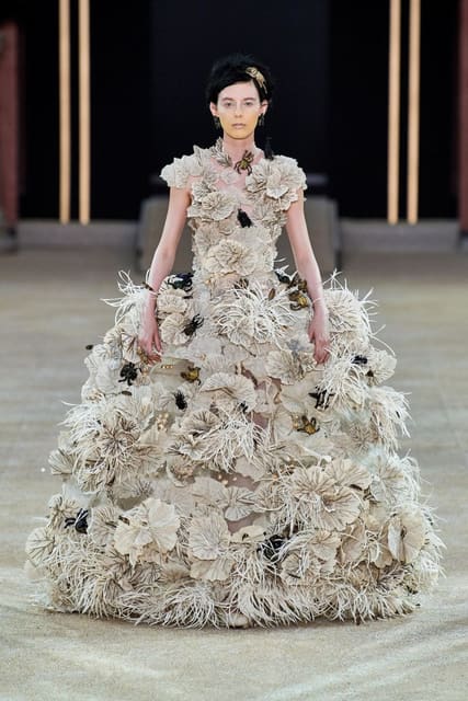 Guo Pei Haute Couture Fall 2019 Show — Guo Pei