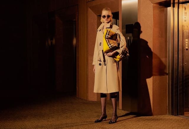 Aia Busk — L'Officiel Turkey
