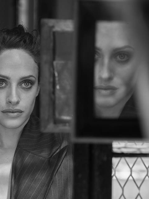 Carly Chaikin — Schön Magazine
