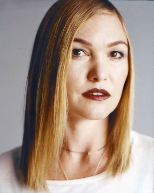 Julia Stiles Goes Back to the '90s — Allure Magazine