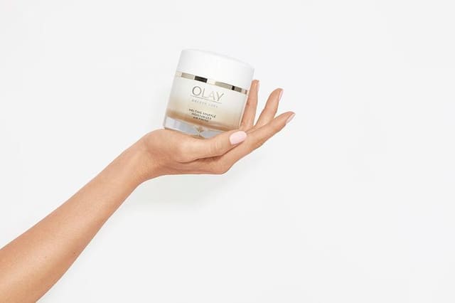 OLAY - ph. Alexandre Weinberger — Oil of Olay