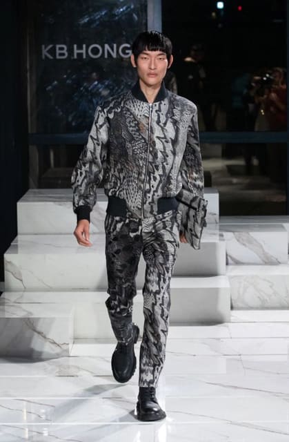 Qi Junkai — 5