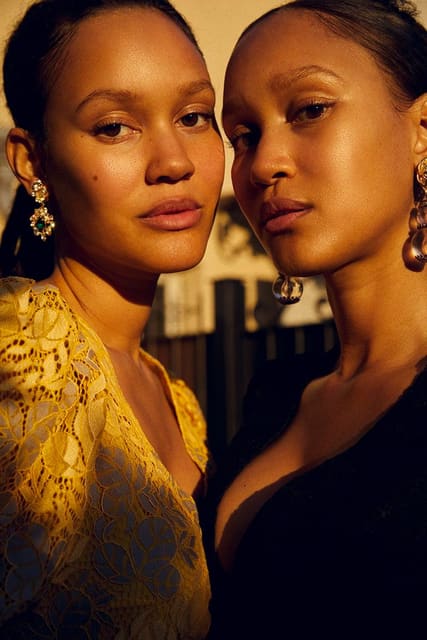 Chanel No.5 with Elizabeth and Victoria ... — Elle Denmark