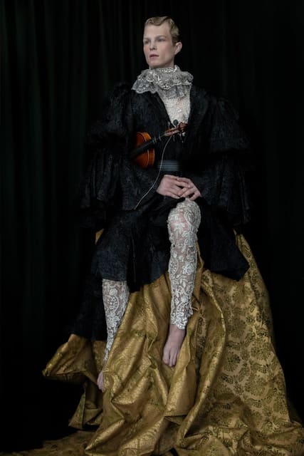 Šekspyro sapnas by Petros Kouiouris — L'Officiel Lithuania