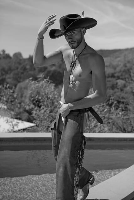 Maverick McConnell — Victor Magazine Brasil