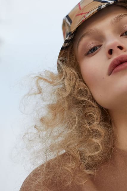 Harriet Longhurst — L'Officiel Singapore