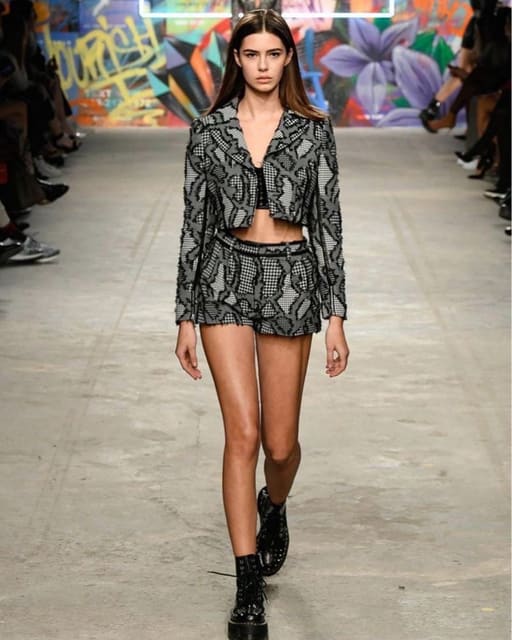 e1972 F/W 20 Show