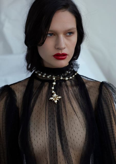A sense of High Fashion — L'Officiel Lithuania