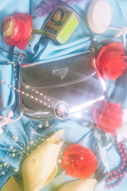GIRLY — Vogue España