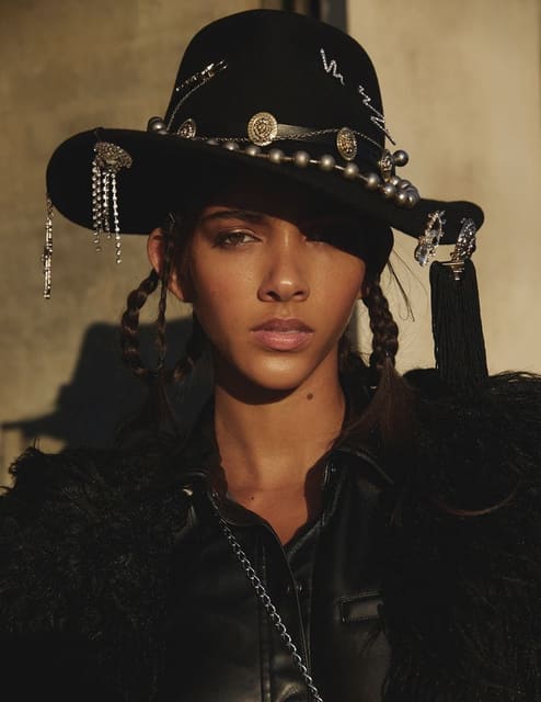 BRITTANY NOON BY KIMBER CAPRIOTTI — Iris Covet Book