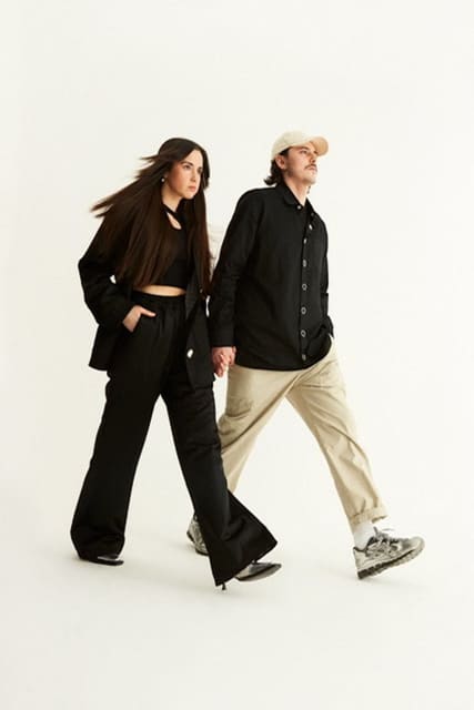 AW2122 — VICTORIA/TOMAS