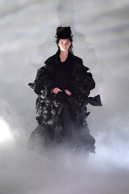 Comme des Garçons F/W 21 Show — Comme des Garçons
