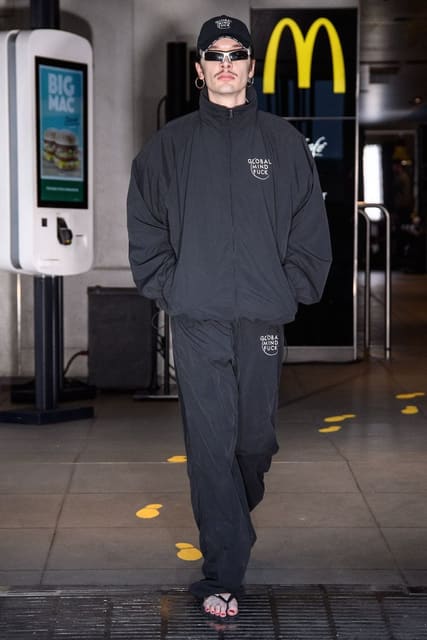 Vetements S/S 20 Show — Vetements